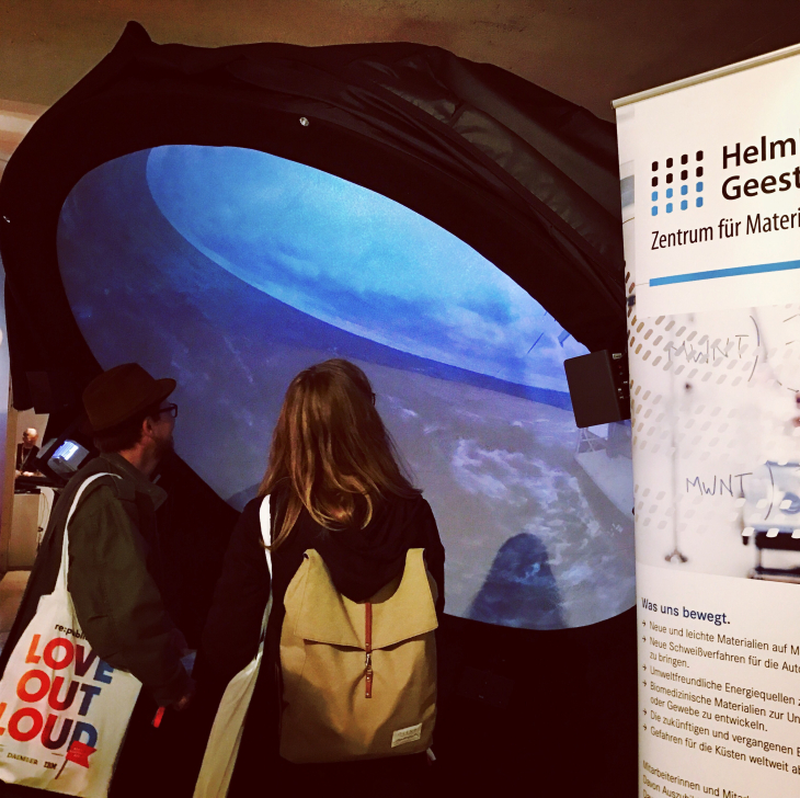 Auch im Mini-Planetarium konnten die Besucher das „Uhrwerk Ozean" erfahren. Foto: HZG/Gesa Seidel